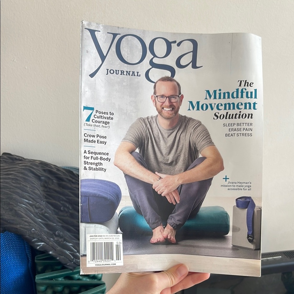 Magazine - Picture 1 of 5